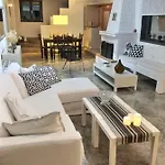 Calm House Willa Nausa