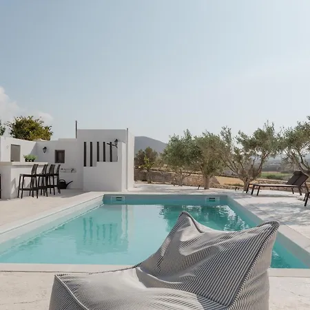 Calm House Naousa (Paros)